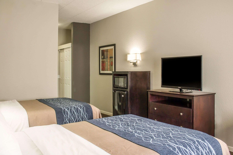 Bedroom 3, Comfort Inn Sandusky, Erie