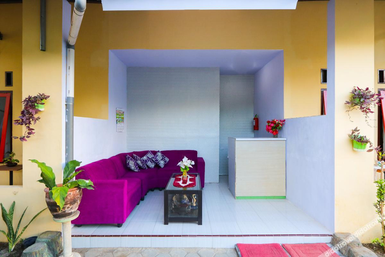 Exterior & Views 2, OYO 3100 El Shaday Family Residence, Banyuwangi