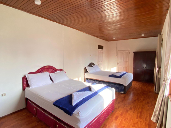 Bedroom 2, Super Wonderful 5 bedrooms with Bathroom Villa Marion Tomohon, Tomohon