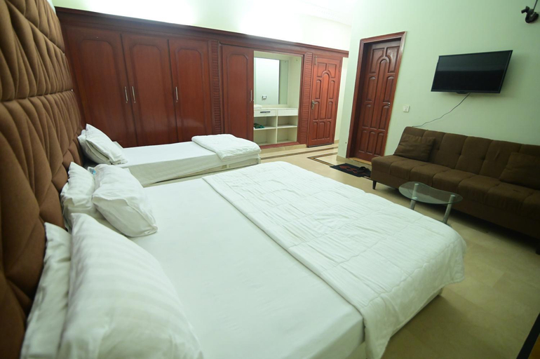 Others 4, SEAVIEW COTTAGE, Karachi