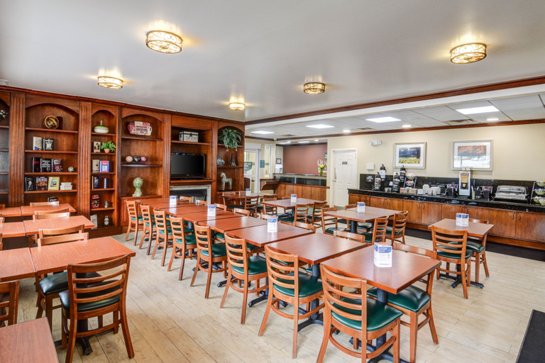 Food & Drinks 5, Suites Biltmore East, Buncombe