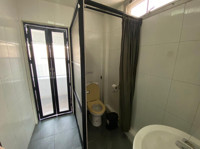 Bathroom 3