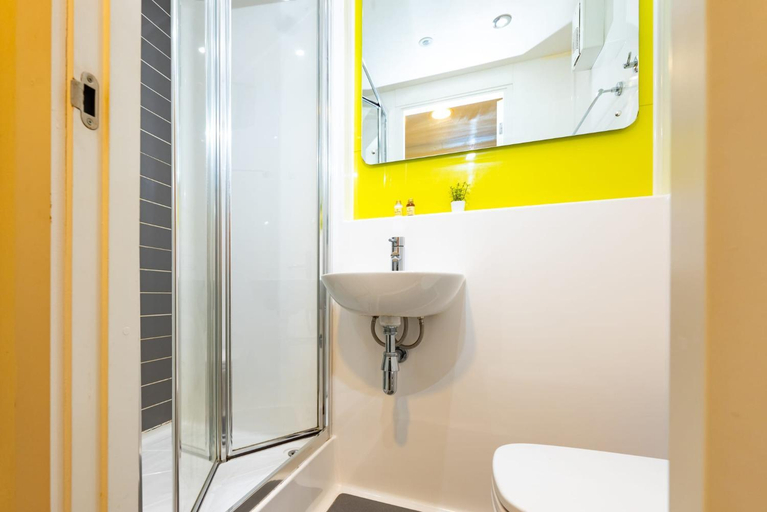 Bathroom 3, Aparto - Dorset Point (City Centre), Dublin