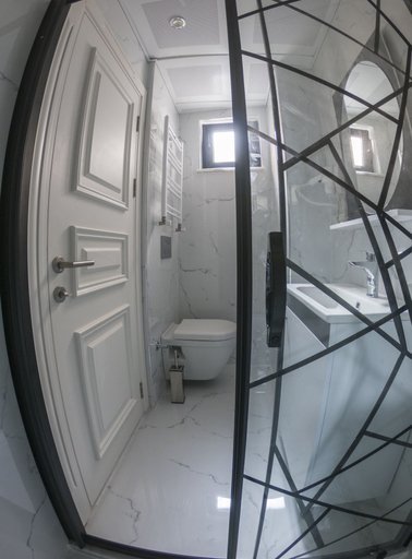 Bathroom 5, Crowned Hotel, Fatih