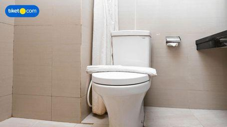 Bathroom 16