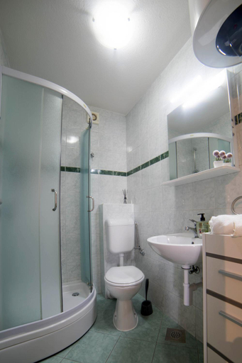 Bathroom 3, Apartments and rooms by the sea Trogir - 22597, Trogir