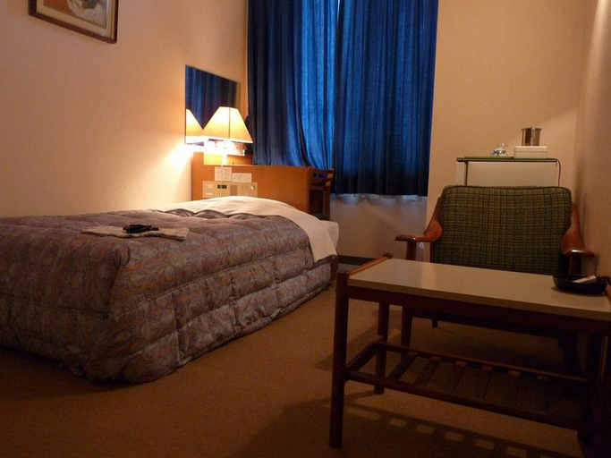 Bedroom 5, Miyakonojo Royal Hotel, Miyakonojō