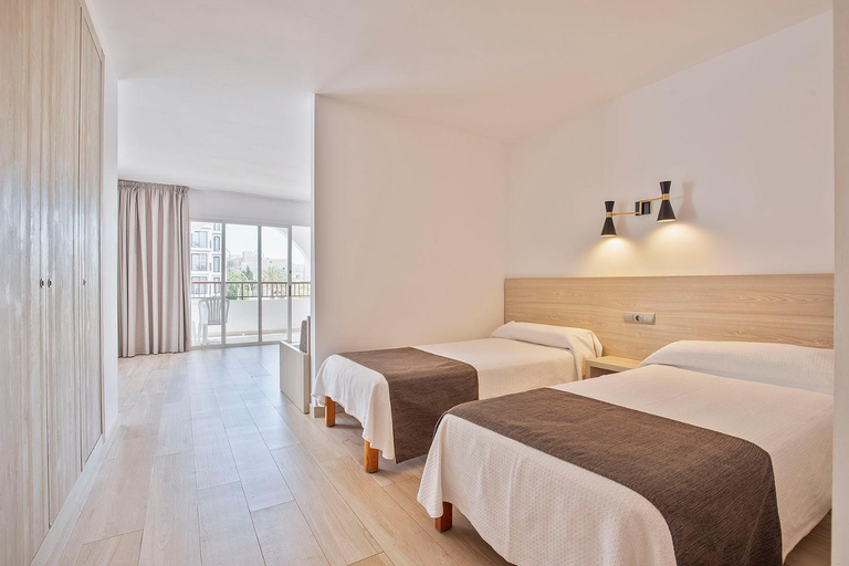 Bedroom 3, Apartamentos Central Park, Baleares