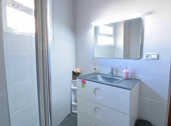 Bathroom 2, Reus Bedrooms 2 habitaciones con bano privado, sin cocina, Tarragona