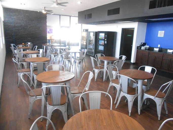 Food & Drinks 5, Surestay By Best Western Phoenix Airport, Maricopa