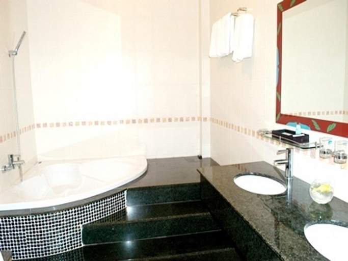 Bathroom 3, Nathalie's Vung Tau Restaurant & Hotel, Vũng Tàu