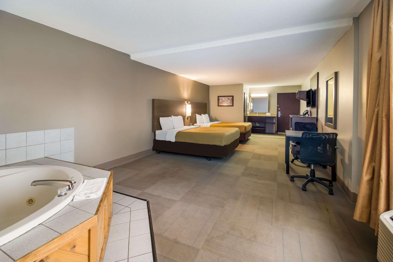 Bedroom 4, Econo Lodge Duluth Near Miller Hill Mall, Saint Louis
