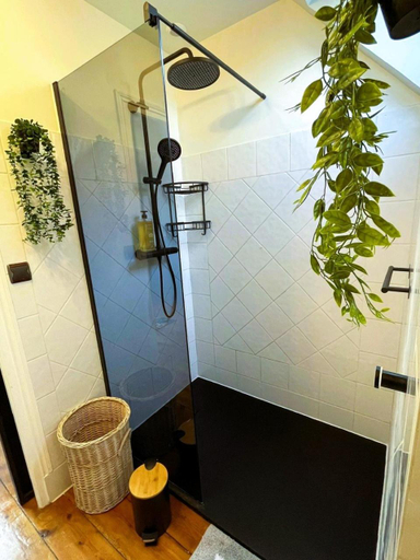 Bathroom 3, La Villa Bligny, Seine-Maritime