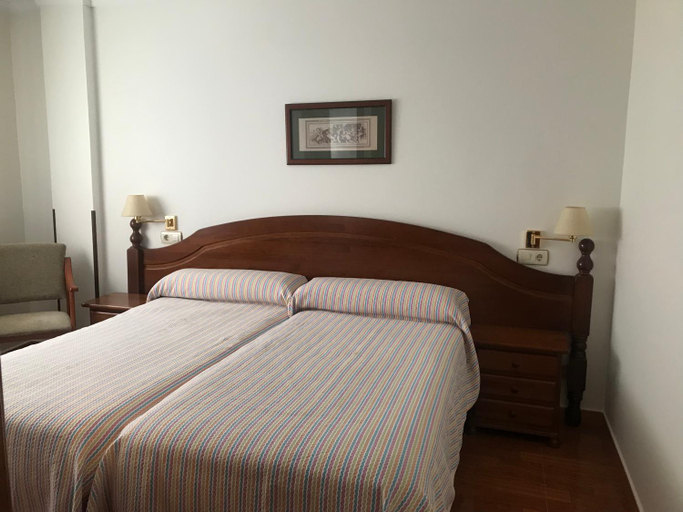 Others 5, Hostal O Portino, A Coruña