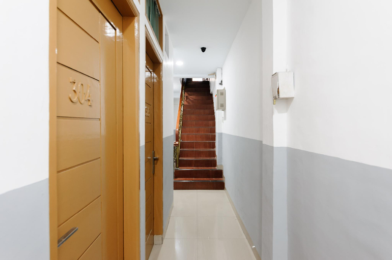 Public Area 3, RedDoorz @ Best Hotel Jalan Dr. Sutomo Siantar, Pematangsiantar