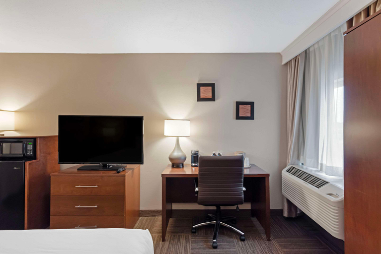 Bedroom 3, Comfort Inn Bangor Bangor Area, Penobscot