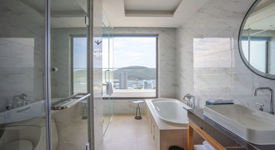 Grand Hyams Hotel - Quy Nhon Beach - Tap to explore photos