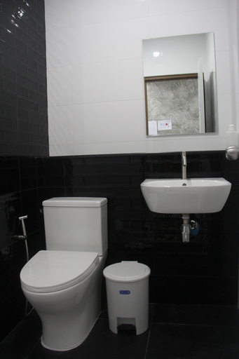 Bathroom 3, Yangyai Garden Hotel, Ko Phangan