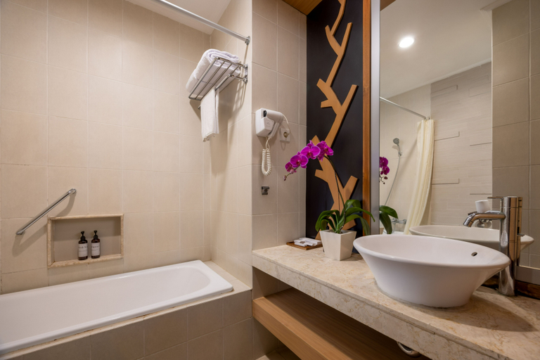 Bathroom 19