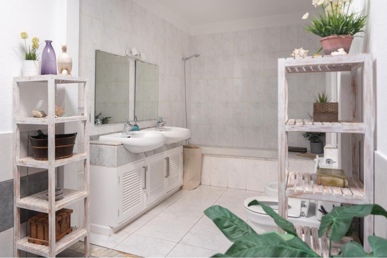 Bathroom 3, Villa Las Palmitas - Sea Views - Private Pool - Hot Tub - Table Tennis, Las Palmas