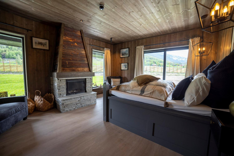 Bedroom 2, Fjelleventyret gardsovernatting, Skjåk