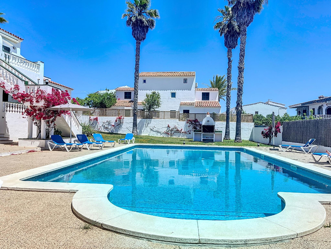 Sport & Beauty 5, Roca Fornells, Bonito apartamento con piscina SS21, Baleares