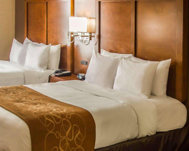 Bedroom 3, Quality Suites NYC Gateway, North Bergen