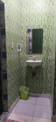 Bathroom 2, Backpacker Lodge, Langkat