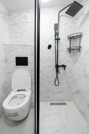 Bathroom 3, Chic & Modern 4BR Home in Old Tbilisi, Tbilisi