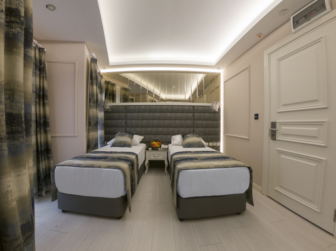 Bedroom 3, Crowned Hotel, Fatih