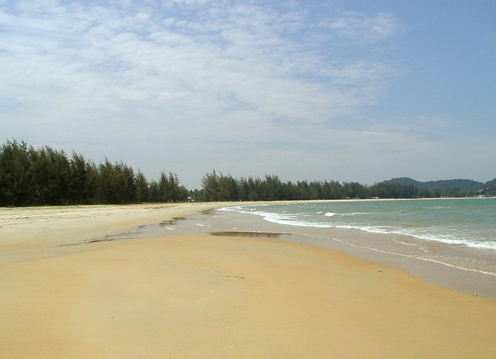 Others 4, Zulanie's The Pool Cottage near D'Aur Beach, Bachok with WiFi and Netflix, Bachok
