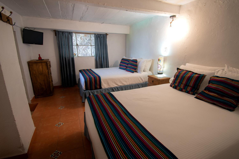 Bedroom 2, Hostal Dona Emma, Honey