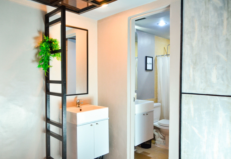 Bathroom 3, Abraham Manila, Makati City