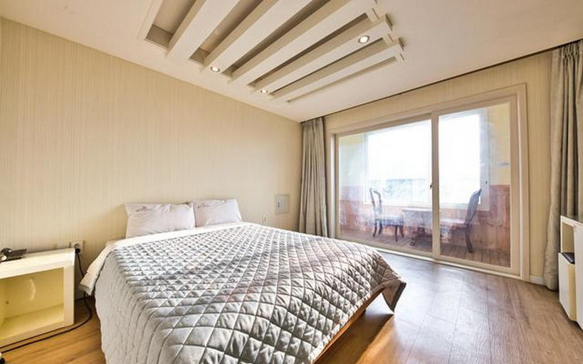 Bedroom 1, Santana Hotel , Boryeong
