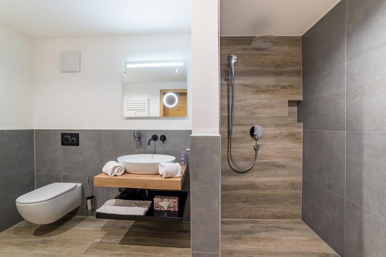 Bathroom 2, Bergzeit - Hotel & Appartements, Oberallgäu