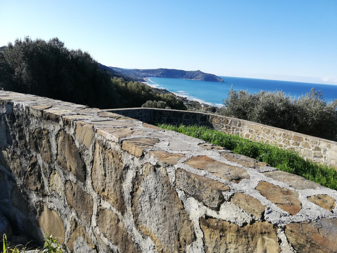 Others 2, Il Borgo di Nonno Carlo, Salerno