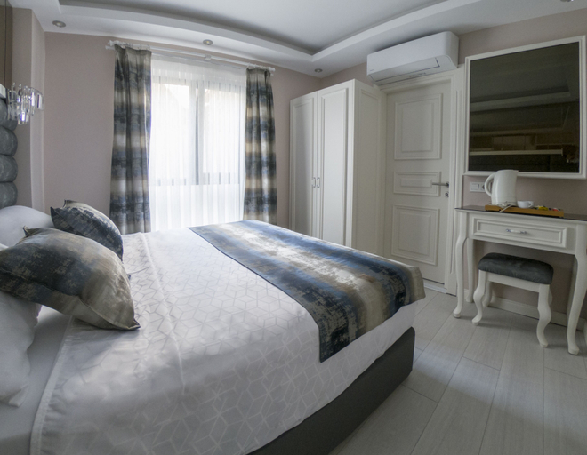 Bedroom 2, Crowned Hotel, Fatih