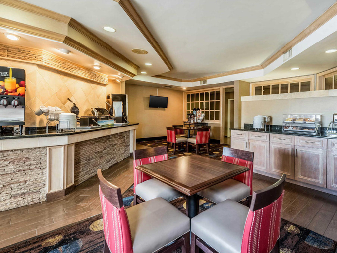 Food & Drinks, SureStay by Best Western Marion, Grant