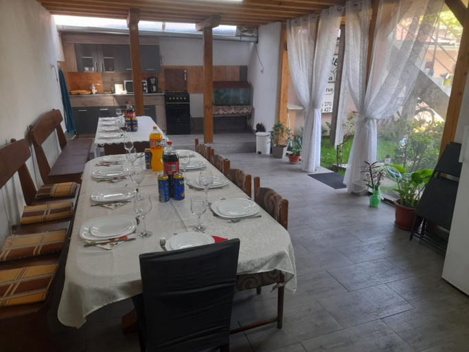 Others 5, Casa Elena Eselnita, Eselnita