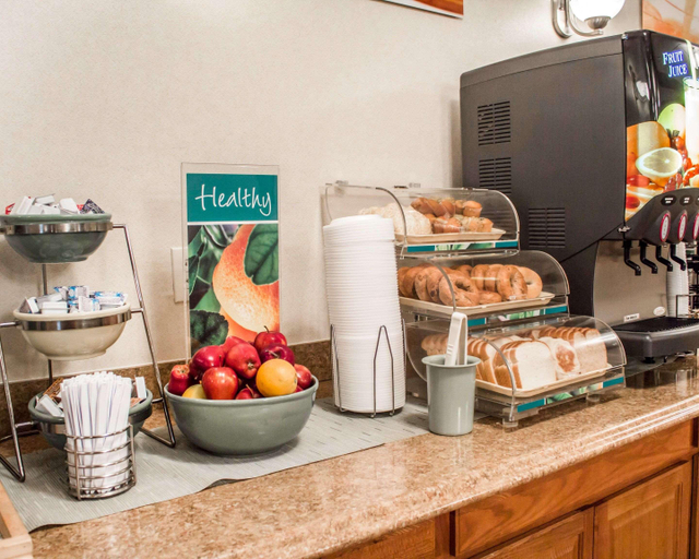 Food & Drinks 5, Quality Inn & Conference Center Franklin, Venango