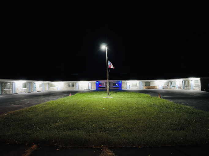Exterior & Views 1, Royal INN, Richland