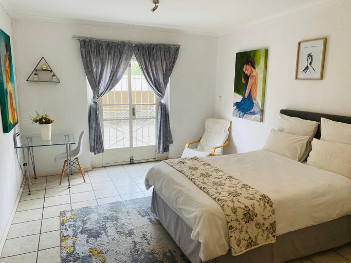 Bedroom 2, Hatfield, Grosvenor Private apartment., City of Tshwane