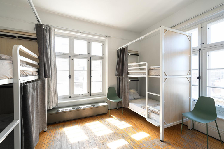 Others 4, Auberge Internationale De Quebec, Communauté-Urbaine-de-Québec