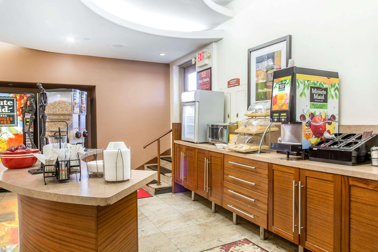 Food & Drinks 5, Econo Lodge Connecticut Coast, New Haven