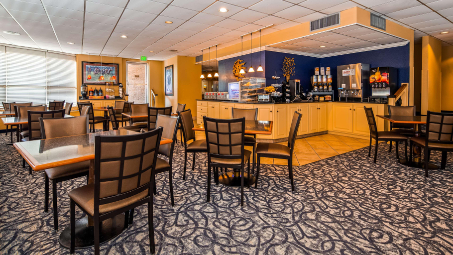 Food & Drinks 5, Best Western Winners Circle, Garland