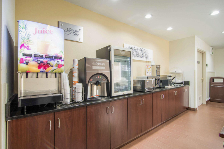 Food & Drinks 5,  Sleep Inn Henderson I-85, Vance