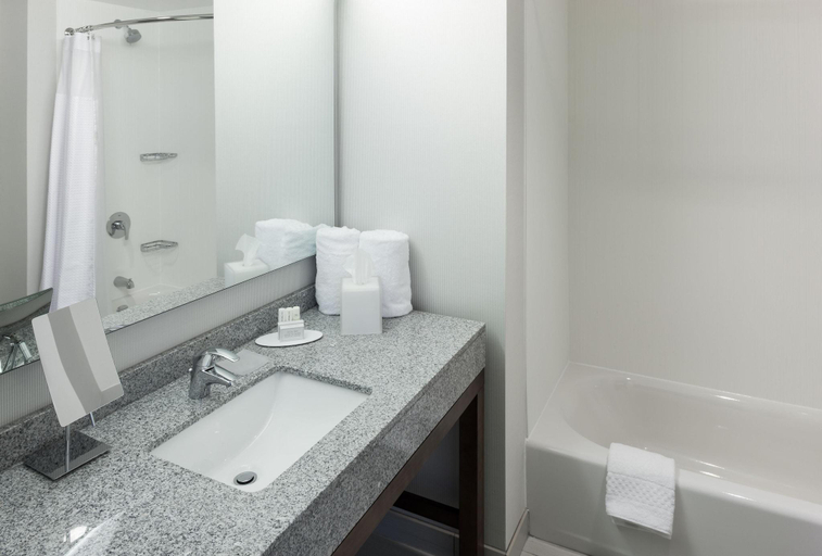 Bathroom 16