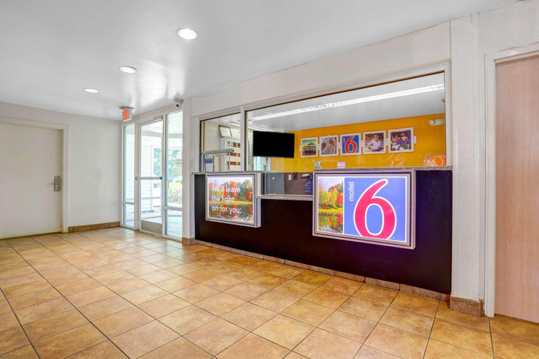 Public Area 2, Motel 6 Raleigh, NC - North, Wake