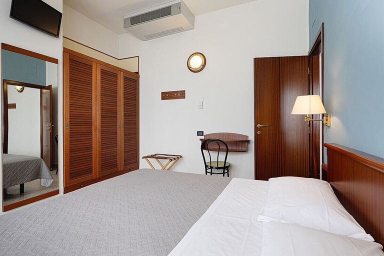 Bedroom 5, Hotel Avana, Rimini