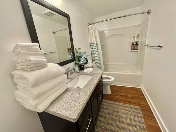 Others 4, The Seattle Haven - Modern Suites, Seattle